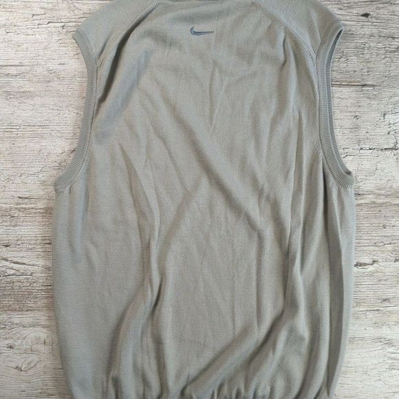 Nike Golf Men's V-Neck Sweater Vest Size Medium Gray Elastic Waist - Picture 11 of 11